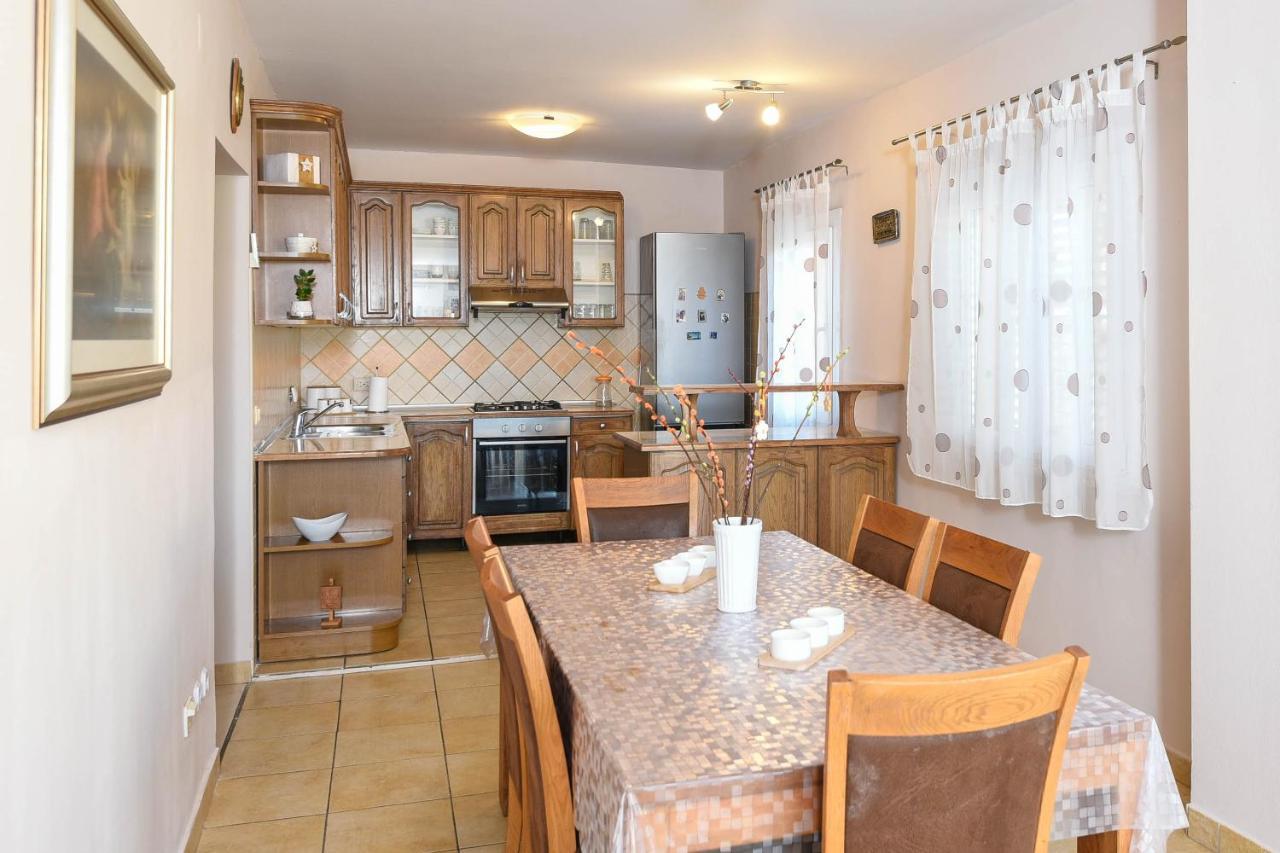 Apartments Karla Оребич Екстер'єр фото