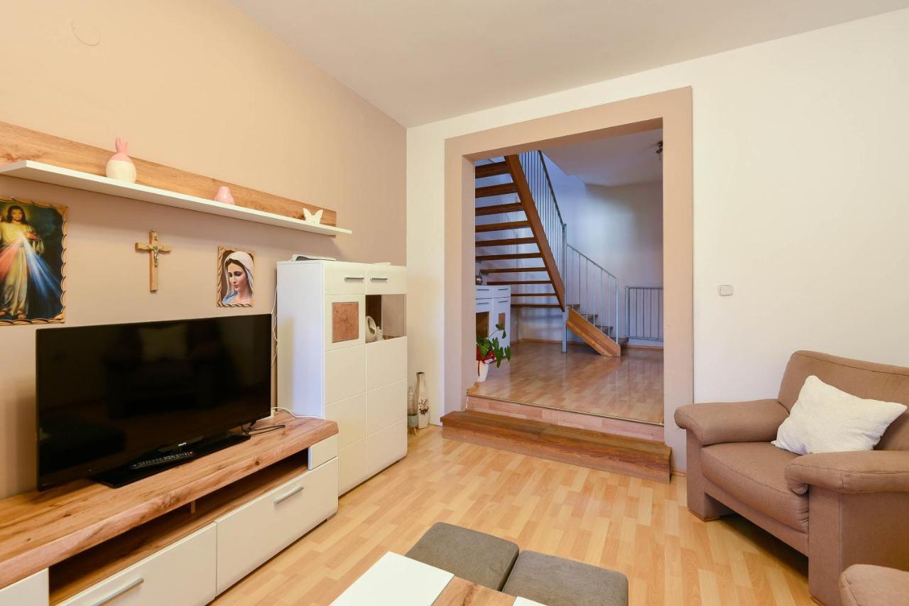 Apartments Karla Оребич Екстер'єр фото