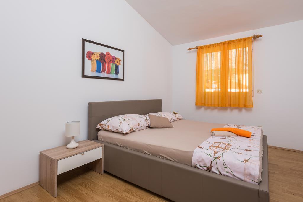 Apartments Karla Оребич Екстер'єр фото