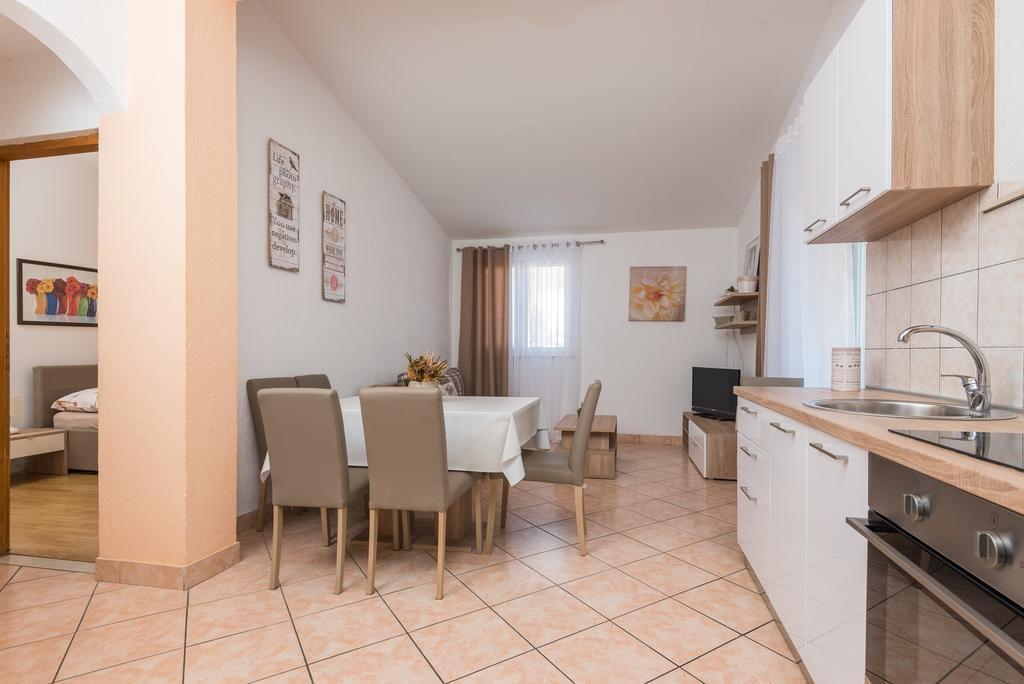 Apartments Karla Оребич Екстер'єр фото