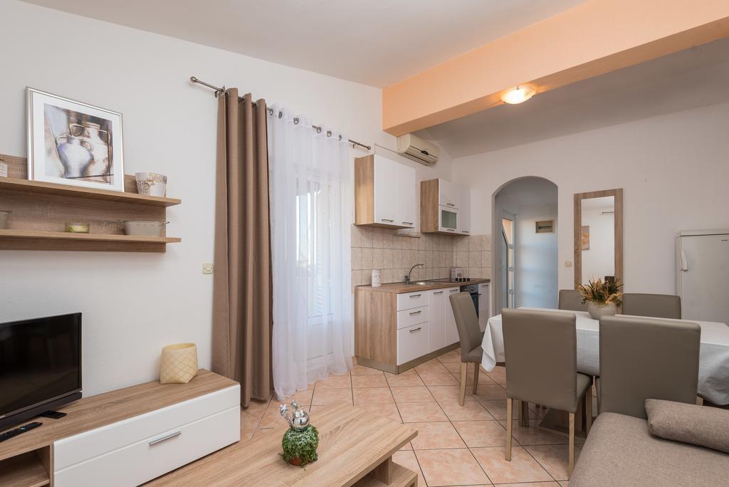 Apartments Karla Оребич Екстер'єр фото